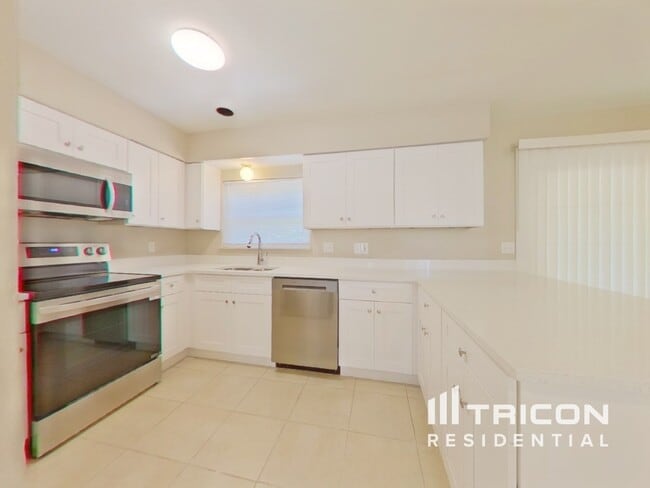 Building Photo - 15375 Hopedale Ln