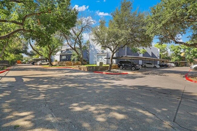 Interior Photo - Village Oaks