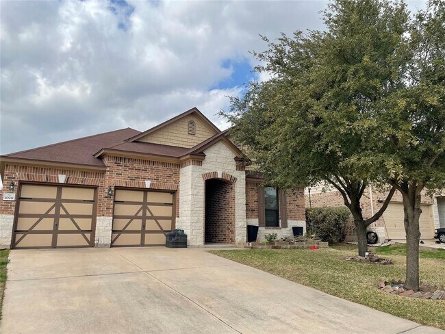 Building Photo - 1028 Regency Ln