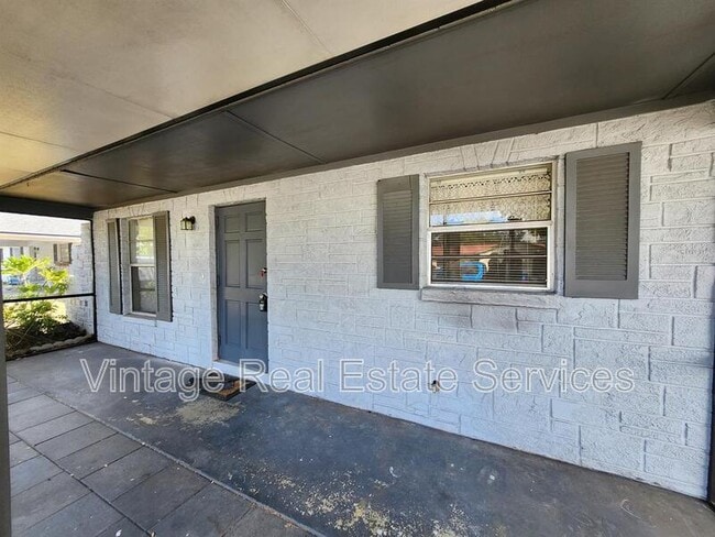 Photo - 806 Walnut Dr House