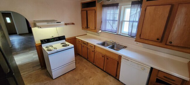 Building Photo - Great single family home in Antigo!