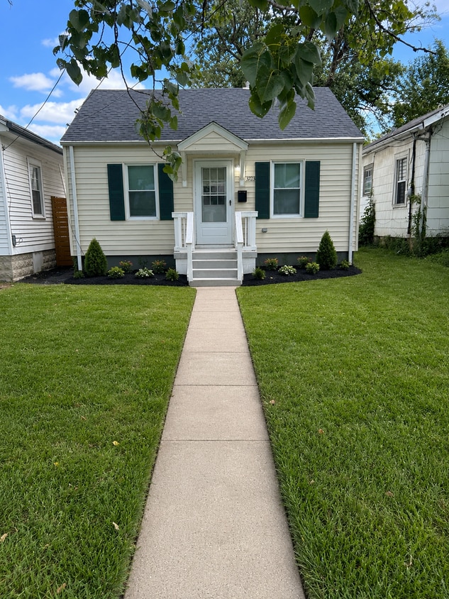 Photo - 3723 Center St (Louisville, KY)