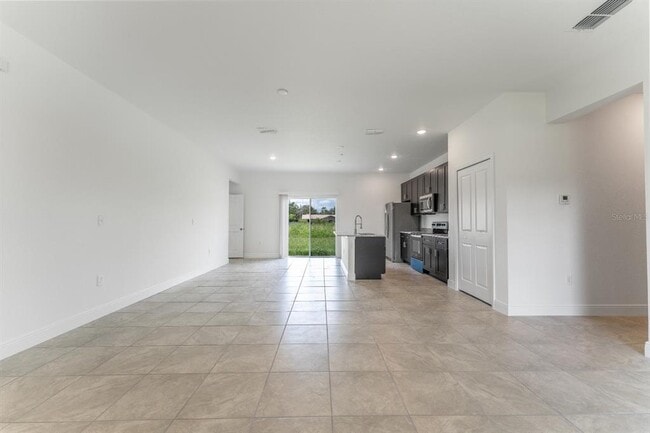 Building Photo - 4033 SW 139th St Rd