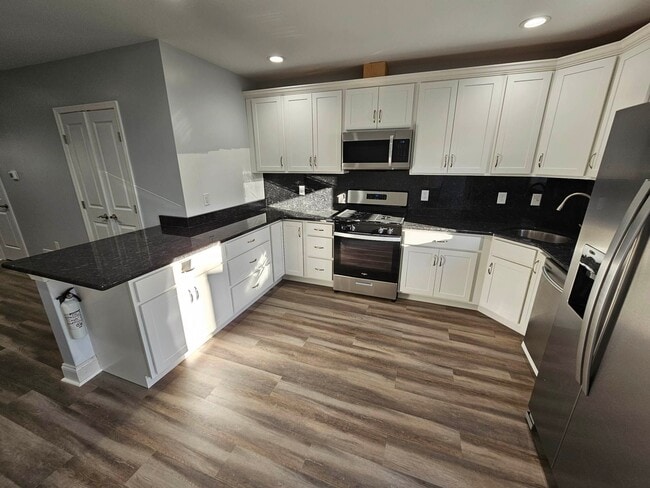 Building Photo - 108 Poplar St