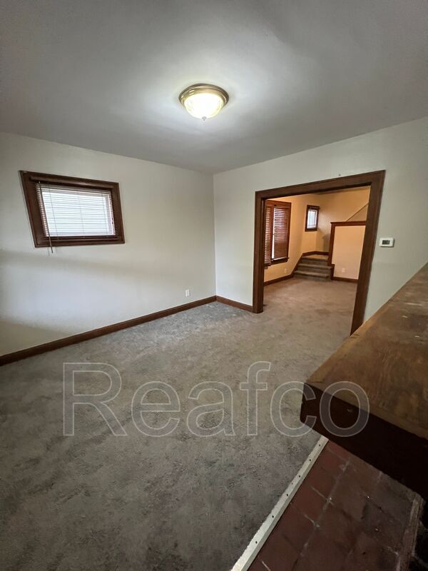 Building Photo - 277 E Moler St