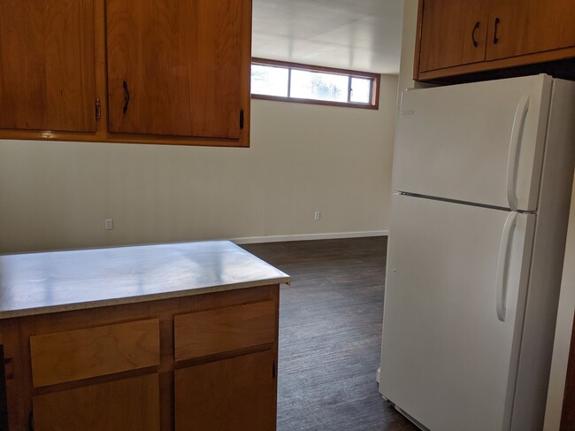 Building Photo - 8285 Meadowbrook Way SE