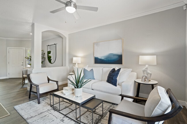 Foto del edificio - Pinnacle Heights