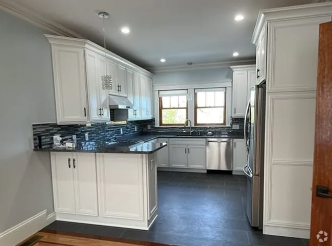 Building Photo - 46 Gerrish St