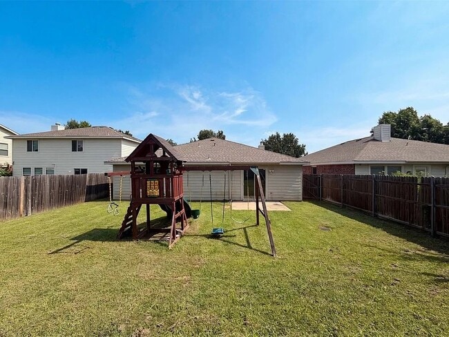 Building Photo - 9100 Chisholm Trail