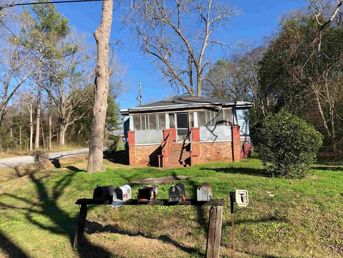 Primary Photo - 1045 N Wilkinson St