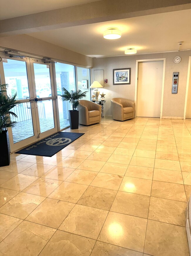 Building Photo - 630 Ocean Dr