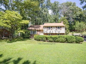 Building Photo - 325 Fairwood Dr