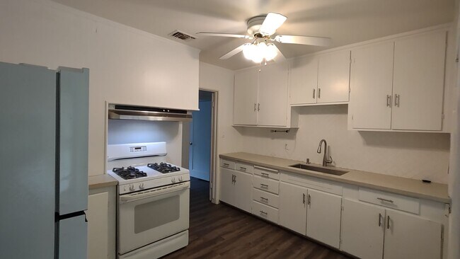 Building Photo - 4600 Brand Way