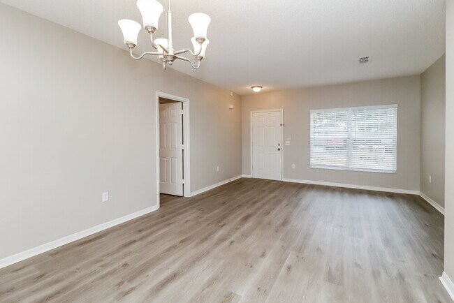 Building Photo - 515 Maricopa Dr