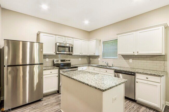 Foto del edificio - 3126 Cedar Crest Way