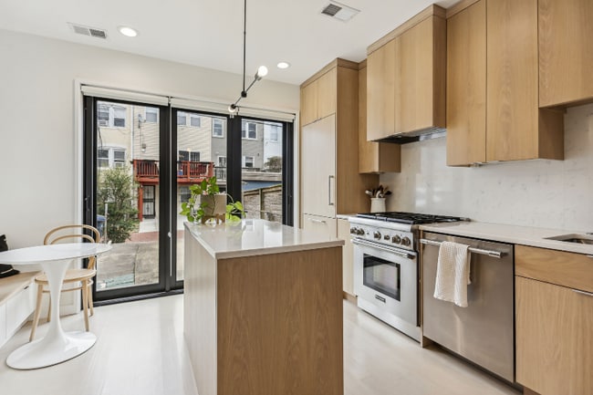 Building Photo - 1157 3rd St NE