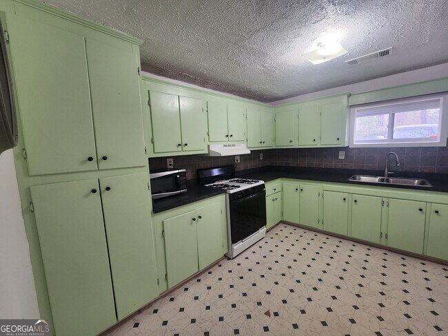 Foto del edificio - 3252 West St