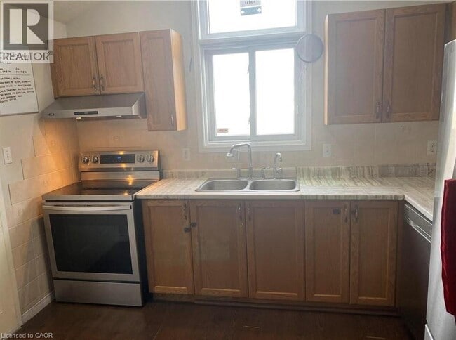 Building Photo - 147 Activa Ave