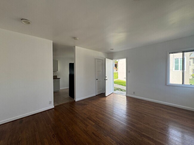 Foto del edificio - 5179 Huntington Dr N