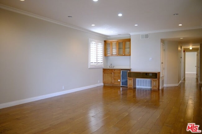 Building Photo - 4444 Wilshire Blvd