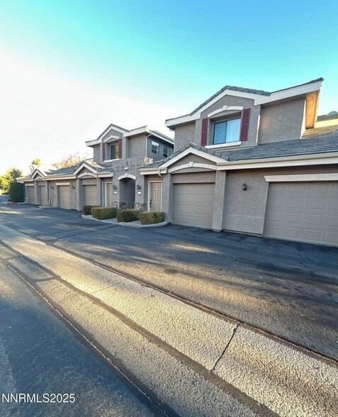 Foto del edificio - 900 S Meadows Pkwy