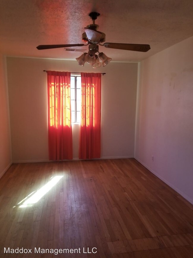 Building Photo - 1131 Los Tomases Dr NW