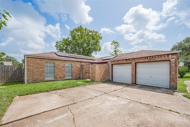 Building Photo - 10534 Evesborough Dr