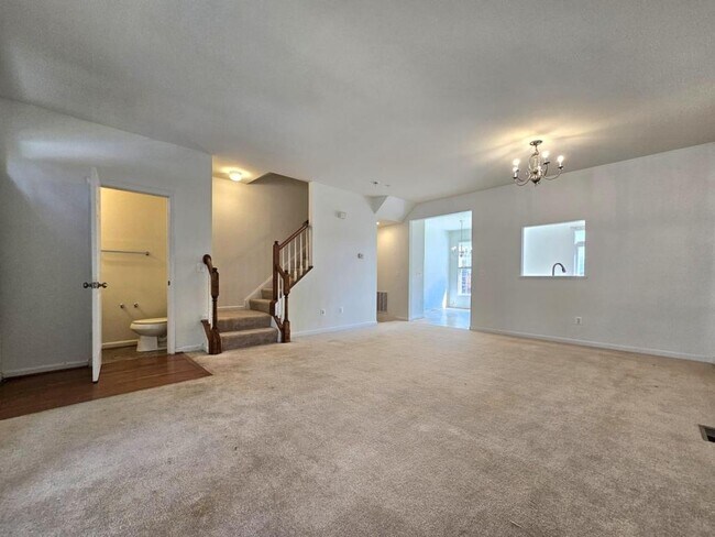 Foto del edificio - 15328 Elizabeth Burbage Loop