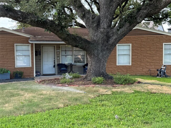 Foto del edificio - 6944 Burgess St