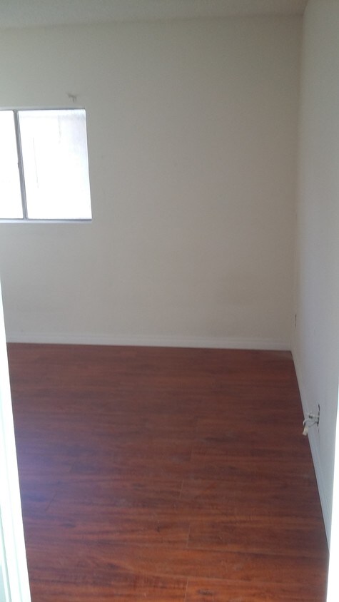 Primary Photo - 510 S Lake St