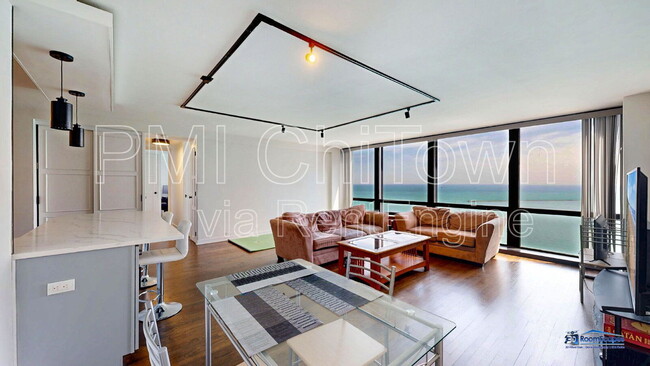 Building Photo - 910 N Lake Shore Dr