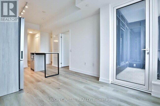 Building Photo - 395 Square One Dr