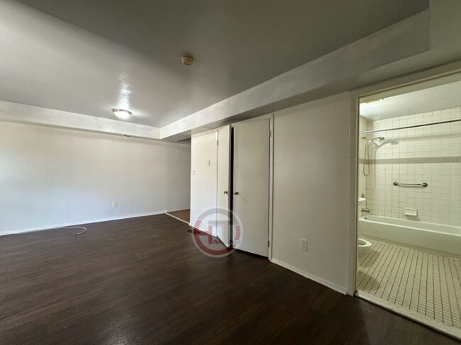 Foto del edificio - 2000 Mapes Ave