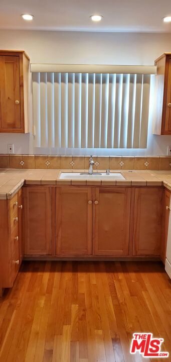 Foto del edificio - 4430 Jasmine Ave