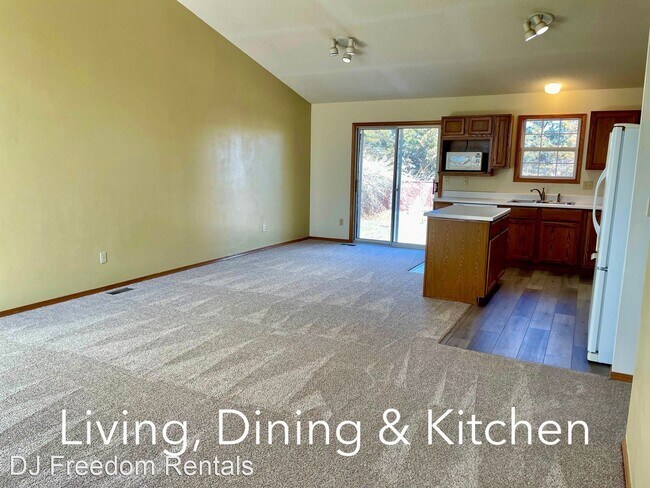Building Photo - 3 br, 2 bath House - 720 Deerfield Cir