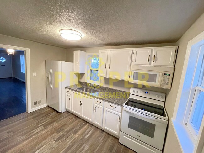 Foto del edificio - Cozy 2-Bedroom, 1-Bath Home with Off-Stree...