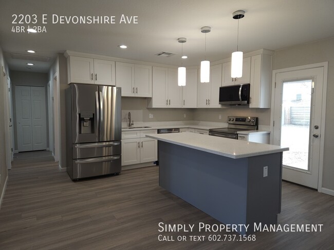 Photo - 2203 E Devonshire Ave House