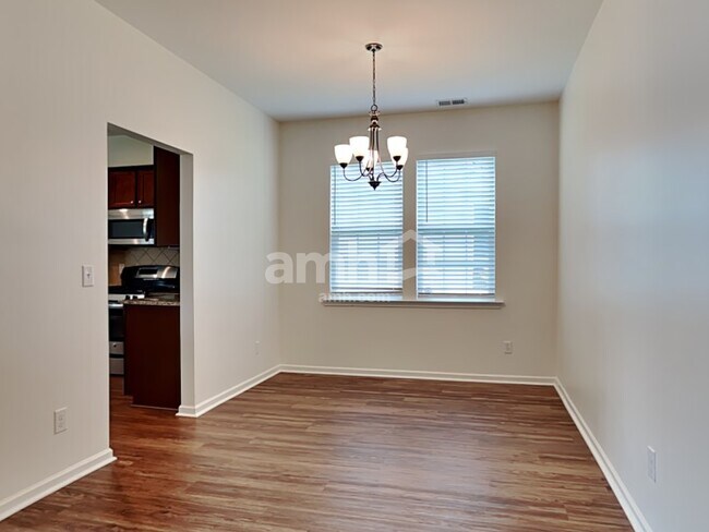 Foto del edificio - 9684 Spencer Woods Rd