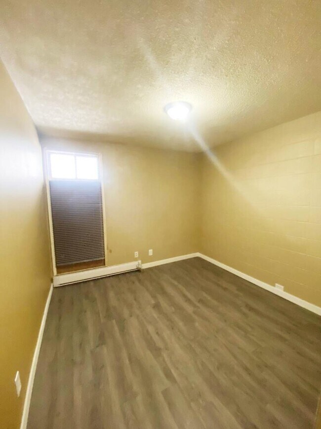 Building Photo - 1 bedroom in Prince George BC V2L 2N3