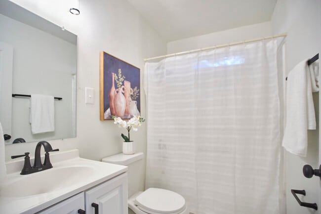 Foto del edificio - 1613 Dexter St