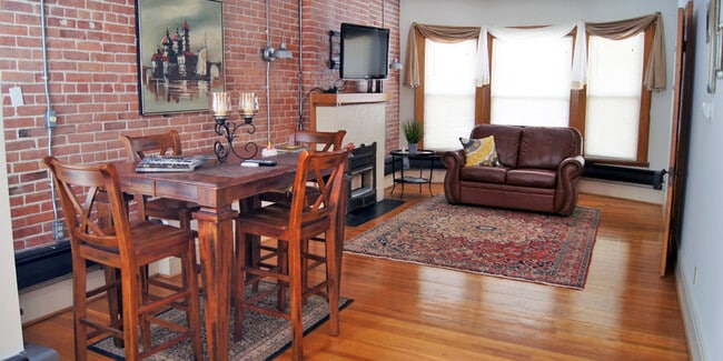 Interior Photo - The Elmwood Village Apartments