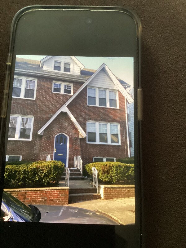 Building Photo - 96 Schofield St