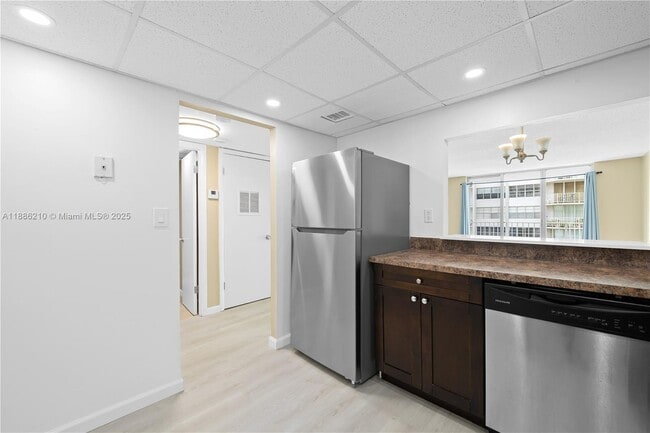 Foto del edificio - 16740 NE 9th Ave