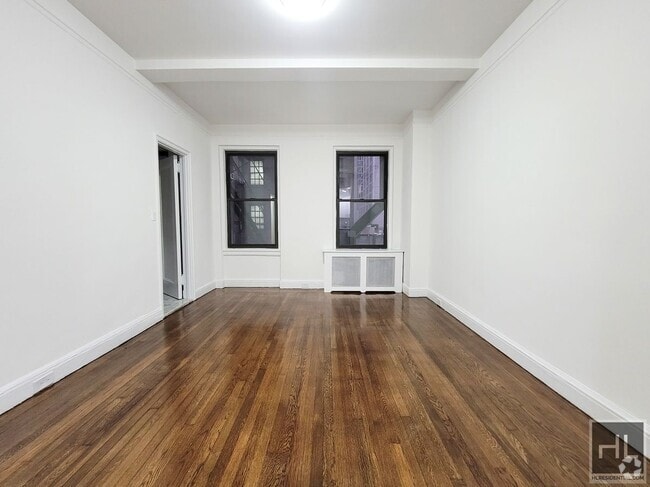 Building Photo - NO FEE One Bed in Midtown East! Won't Stay...