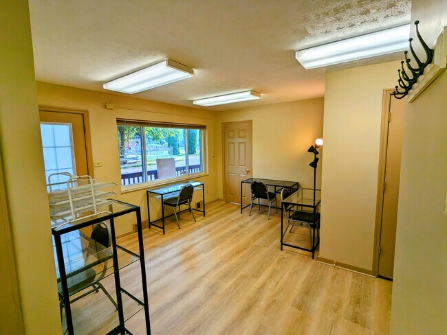 Foto del edificio - 950 Irving Ave