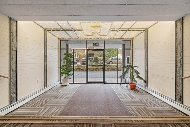 Building Photo - Pacific Cove