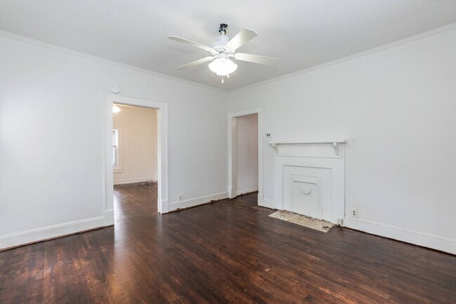 Foto del edificio - Cute and Tranquil 2 bed/1bath near Elon