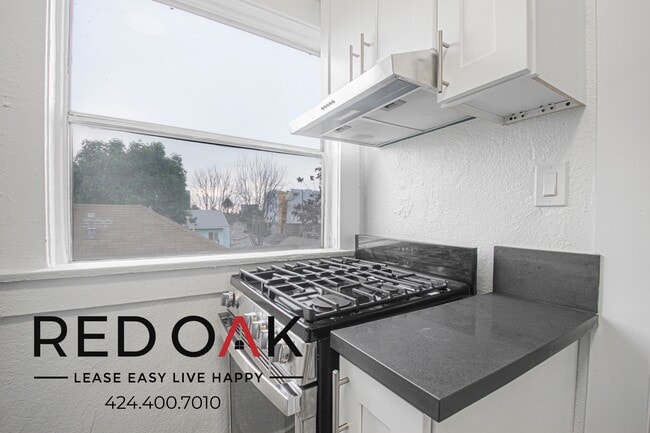 Foto del edificio - 330 N Bixel St