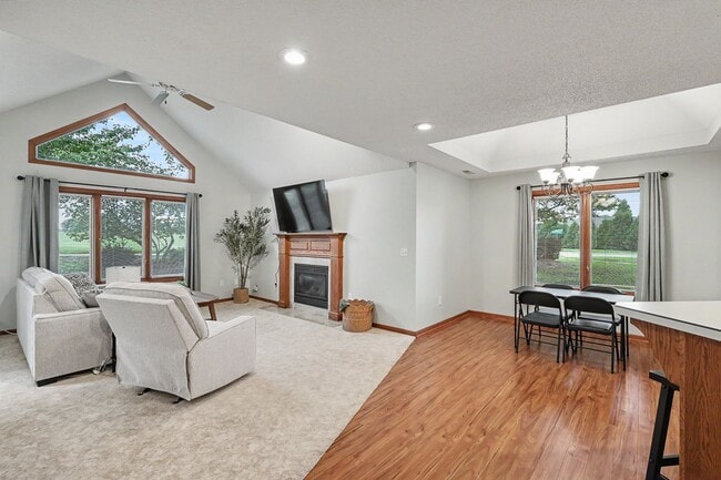 Building Photo - 612 Bos Landen Dr