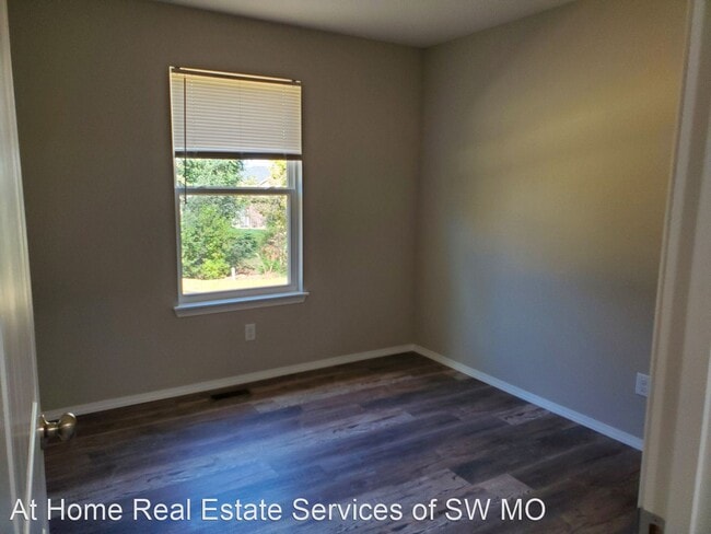 Building Photo - 4 br, 2 bath House - 3855 W Linwood
